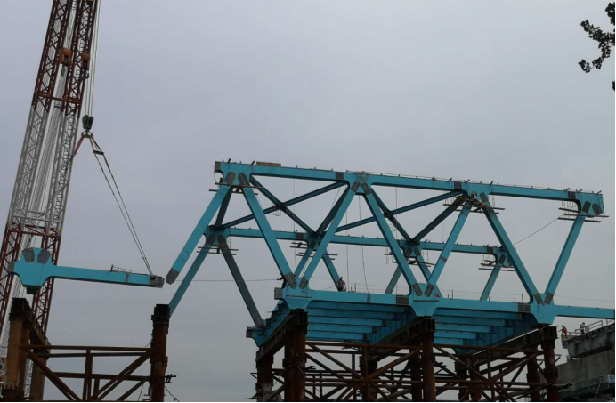 钢桁梁拼装施工 —徐州310国道中运河桥危桥改造工程